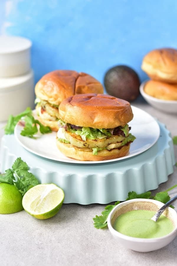 Instant-Pot-Grilled-halloumi-and-pineapple-veggie-burgers-with-avocado