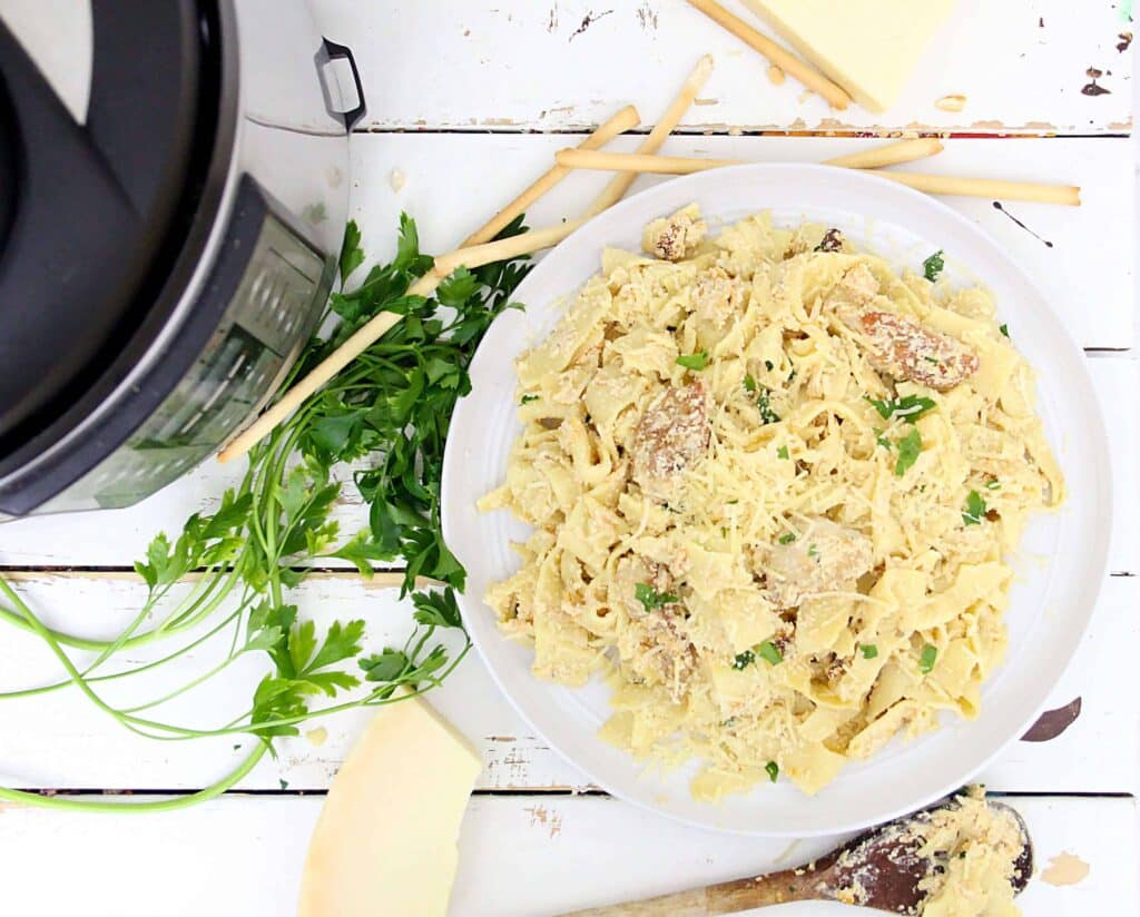 Chicken Alfredo.