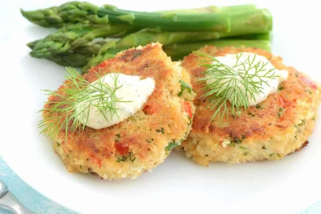 What to Eat with Crab Cakes.